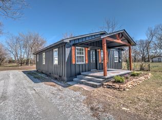 911 SE 22nd St, Pryor, OK 74361