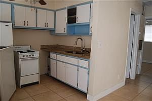 5th image of 2315 Farragut St APT 3