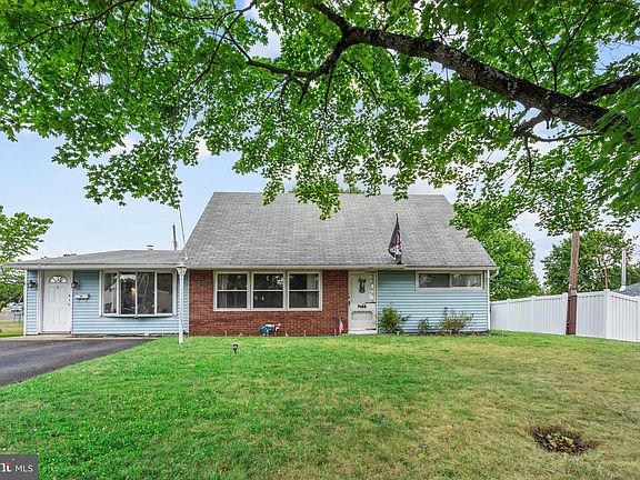 2nd image of 6 Cobalt Ridge Dr E #E