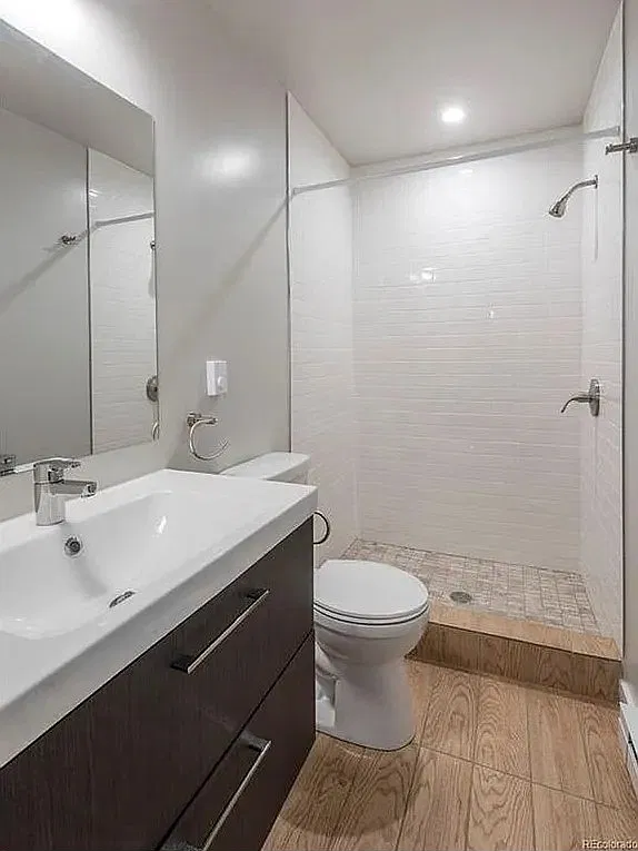 4 bed, $5,720 — Photo 4