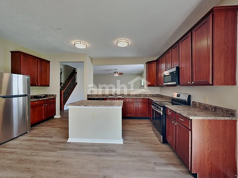 15192 Beam St — Photo 3