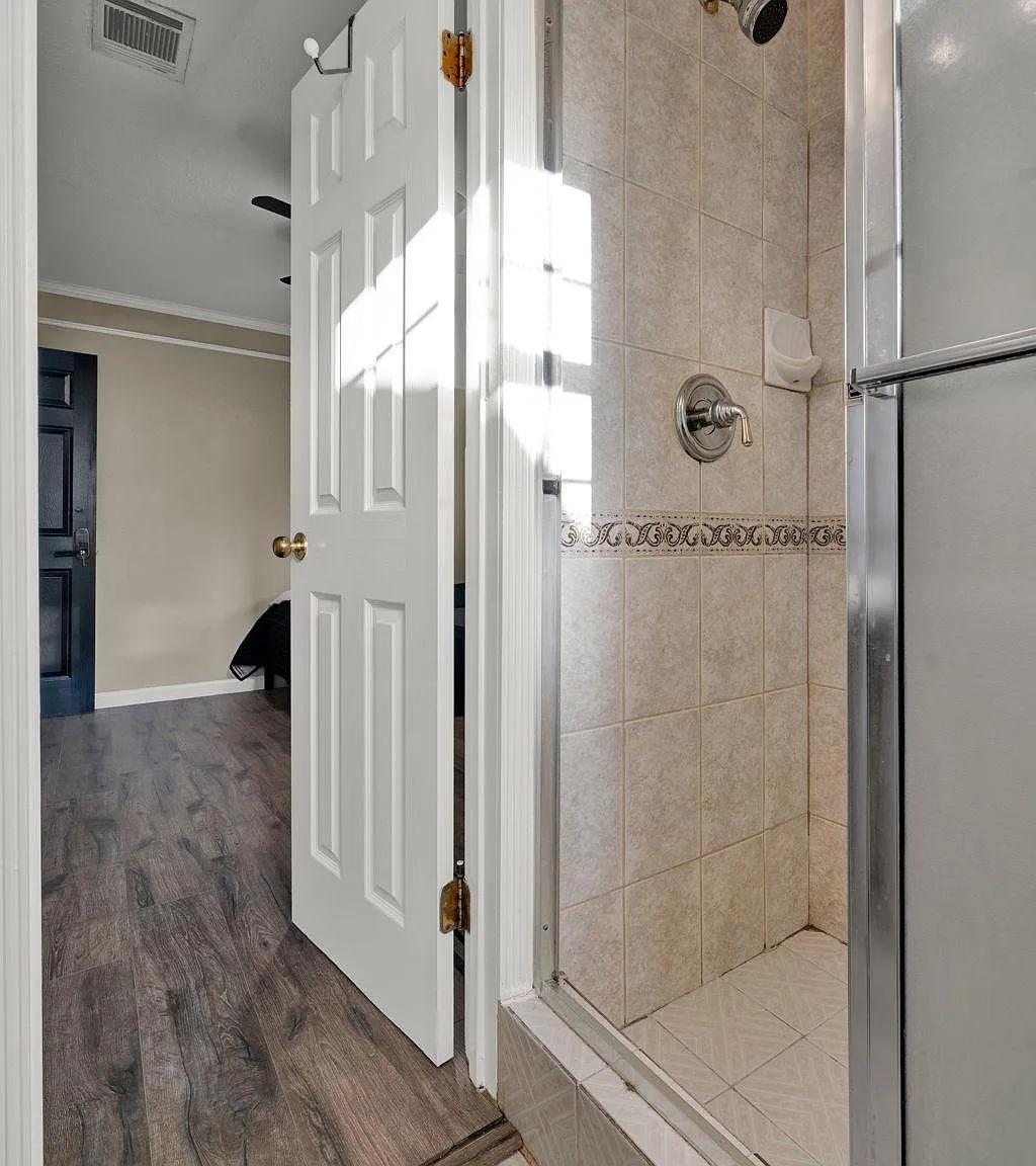 4 bed, 4.0 bath, 2508 sqft, $776 — Photo 3