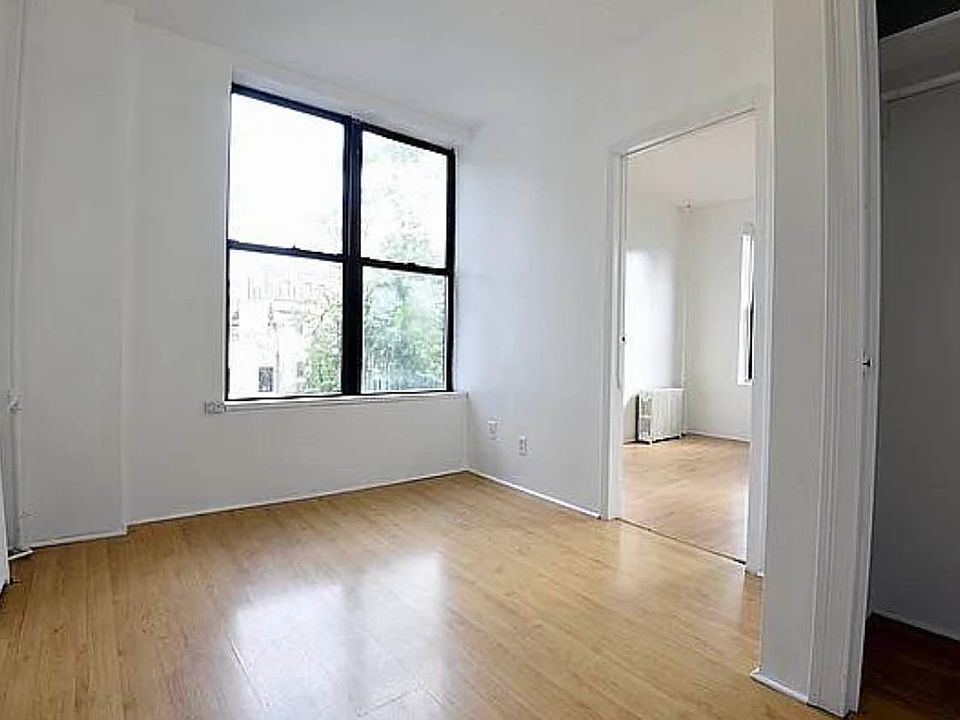 1st image of 154 Grand St APT 11