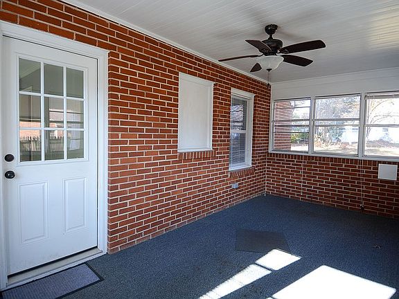 Enter sunroom