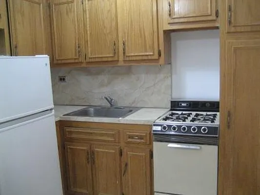 Rented by KVNY Soho | media 12