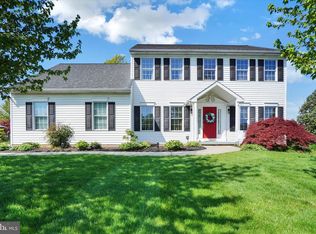 2680 Ferncreek Ln, York, PA