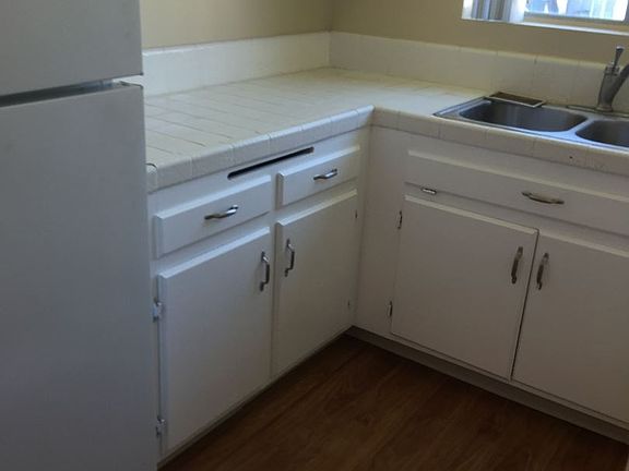 5th image of 2138 Thomas Ave APT 06
