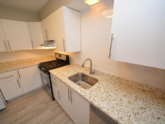 2nd image of 319 Bluff Ave #C1