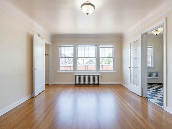 3rd image of 409 10th Ave #303