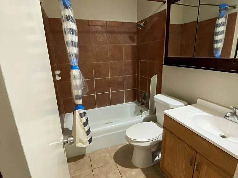 1608 E Cedar Pl — Photo 7