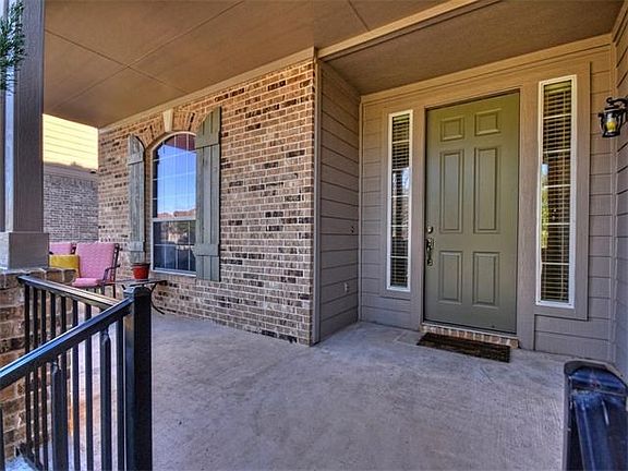 3rd image of 2604 Ravenwood Dr