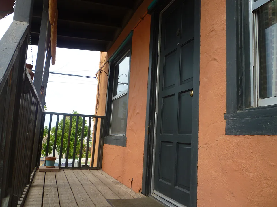 768-8 El Centro Ave #1/2