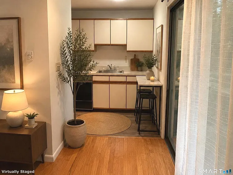 1634 Farmington Ave #2 — Photo 7