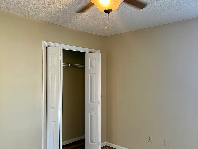 1005 Houndsbark Ct — Photo 5