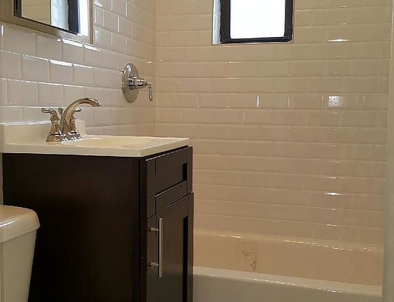 5th image of 2128 35th St #22-G