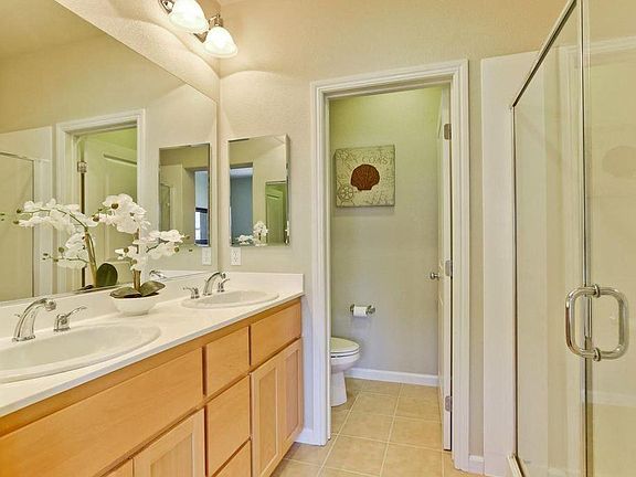 5th image of 115 Muller Pl #1