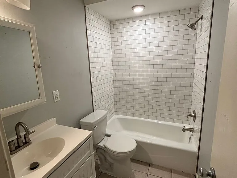 6450-6462 W Nicole Ln — Photo 2