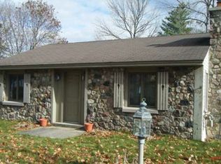 106 Crown Ave, Houghton Lake, MI 48629