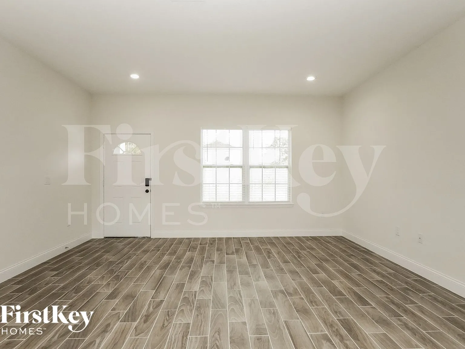 4 bed, 2.0 bath, 1649 sqft, $2,100 — Photo 2