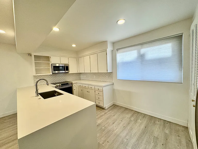 5346 Fairview Blvd — Photo 8