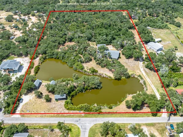 164 4th St, Rockport, TX 78382