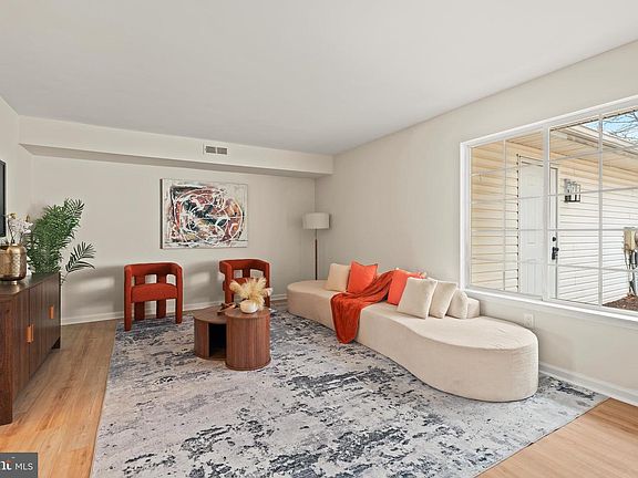 4th image of 4445 Ernie Davis Cir