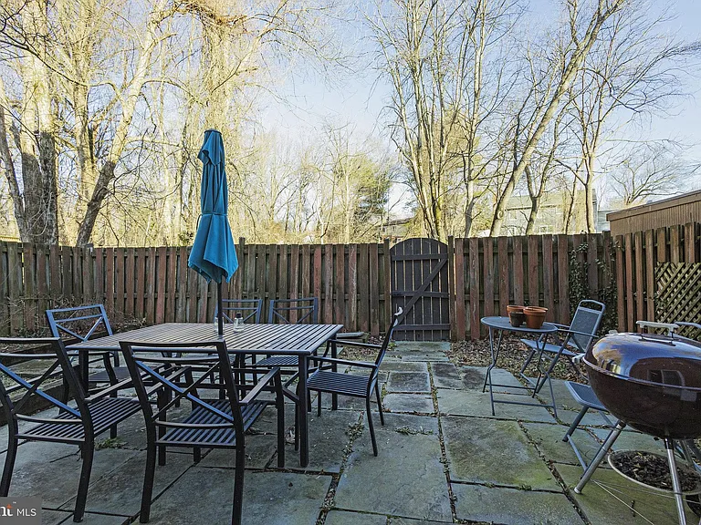 3290 Applegate Ct — Photo 32