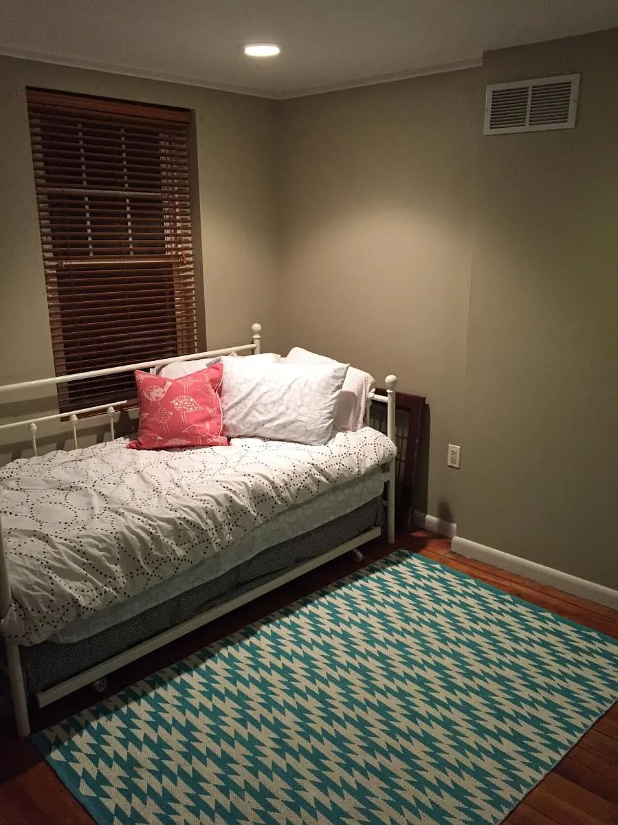 Second floor bedroom - 8 Elizabeth St