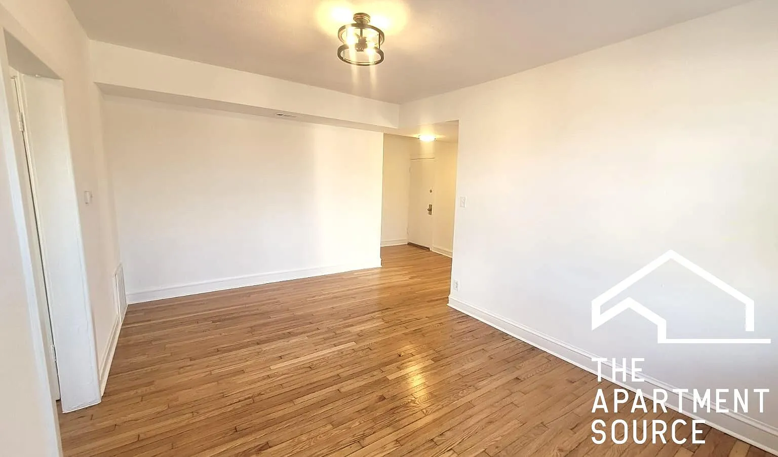 1107 North Avers Avenue #3 — Photo 4
