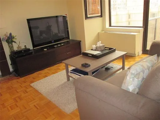 Rented by Sumitomo Real Estate Sales | media 40