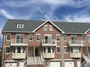 327 Soundview Ln #A, College Point, NY 11356
