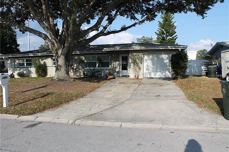 1st image of 1490 Canterbury Dr