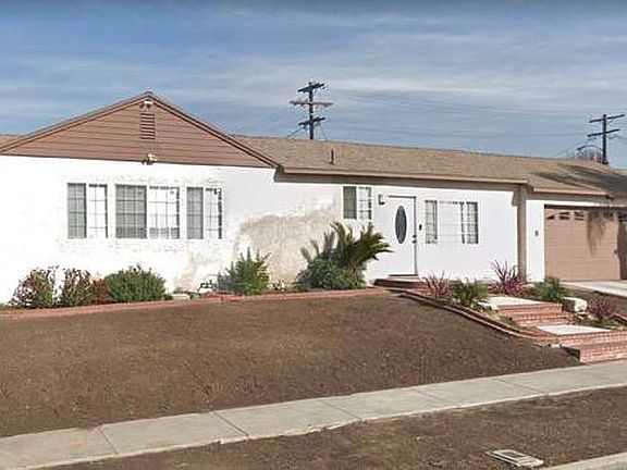 3rd image of 13518 S Menlo Ave