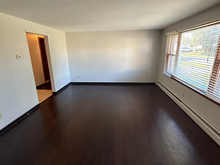 510 Alhambra Dr — Photo 9