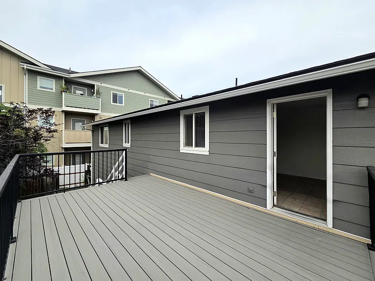 1409 Maple St — Photo 13