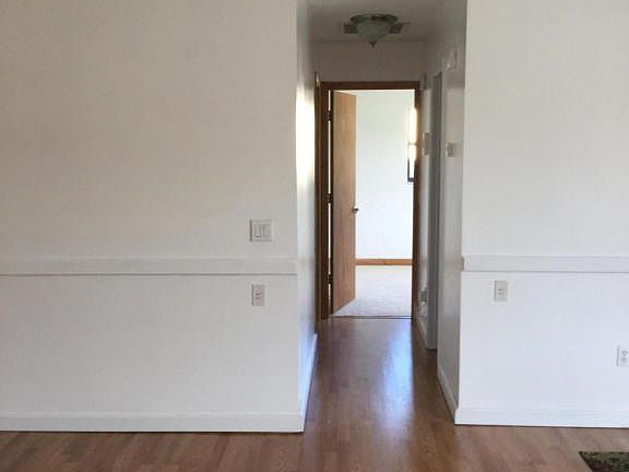 3rd image of 549 NW Argosy Ave