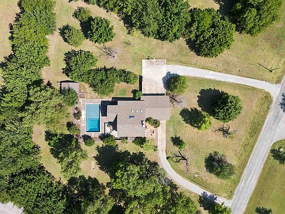 4th image of 211 Ketch Creek Dr