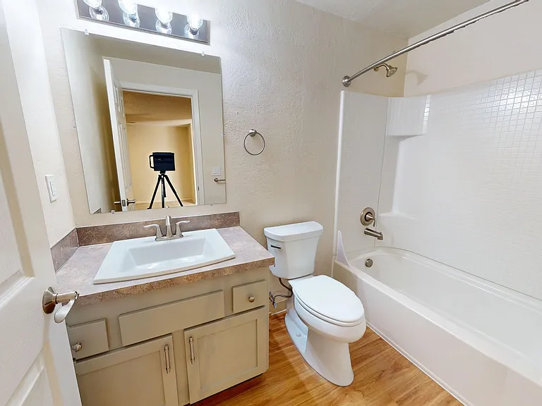 Kentfield Townhomes I & II — Photo 12