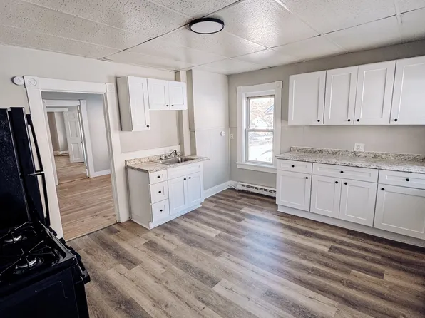 (undisclosed Address), Stafford Springs, CT 06076