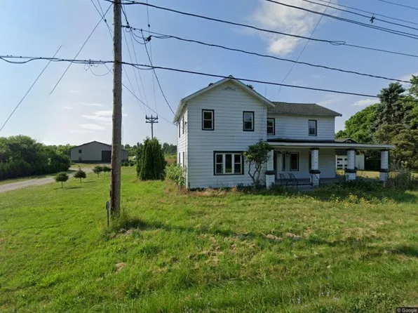 9283 Middle Rd, Lake City, PA 16423