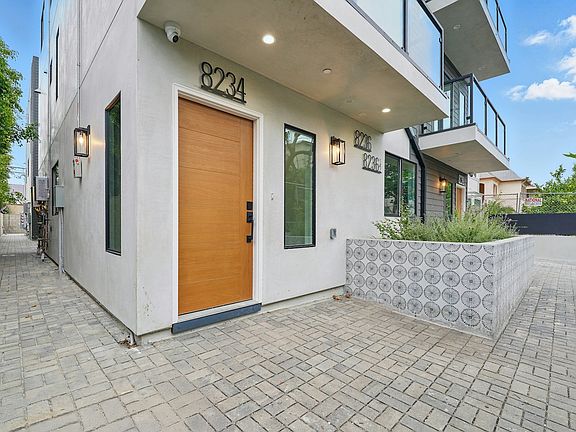3rd image of 8234 Blackburn Ave #8234
