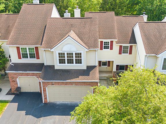 3rd image of 703 Porter Way W