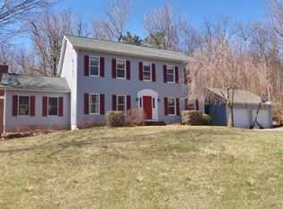 28 Country Ln, Princeton, MA 01541