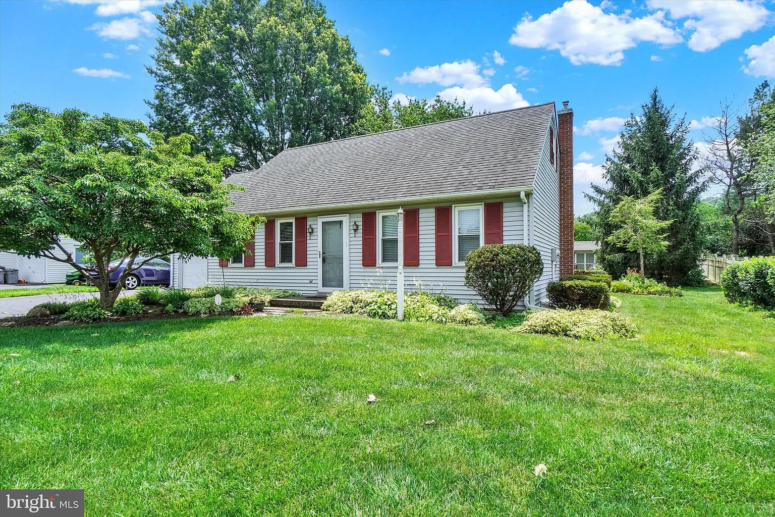 905 Pinetree Way photo 1