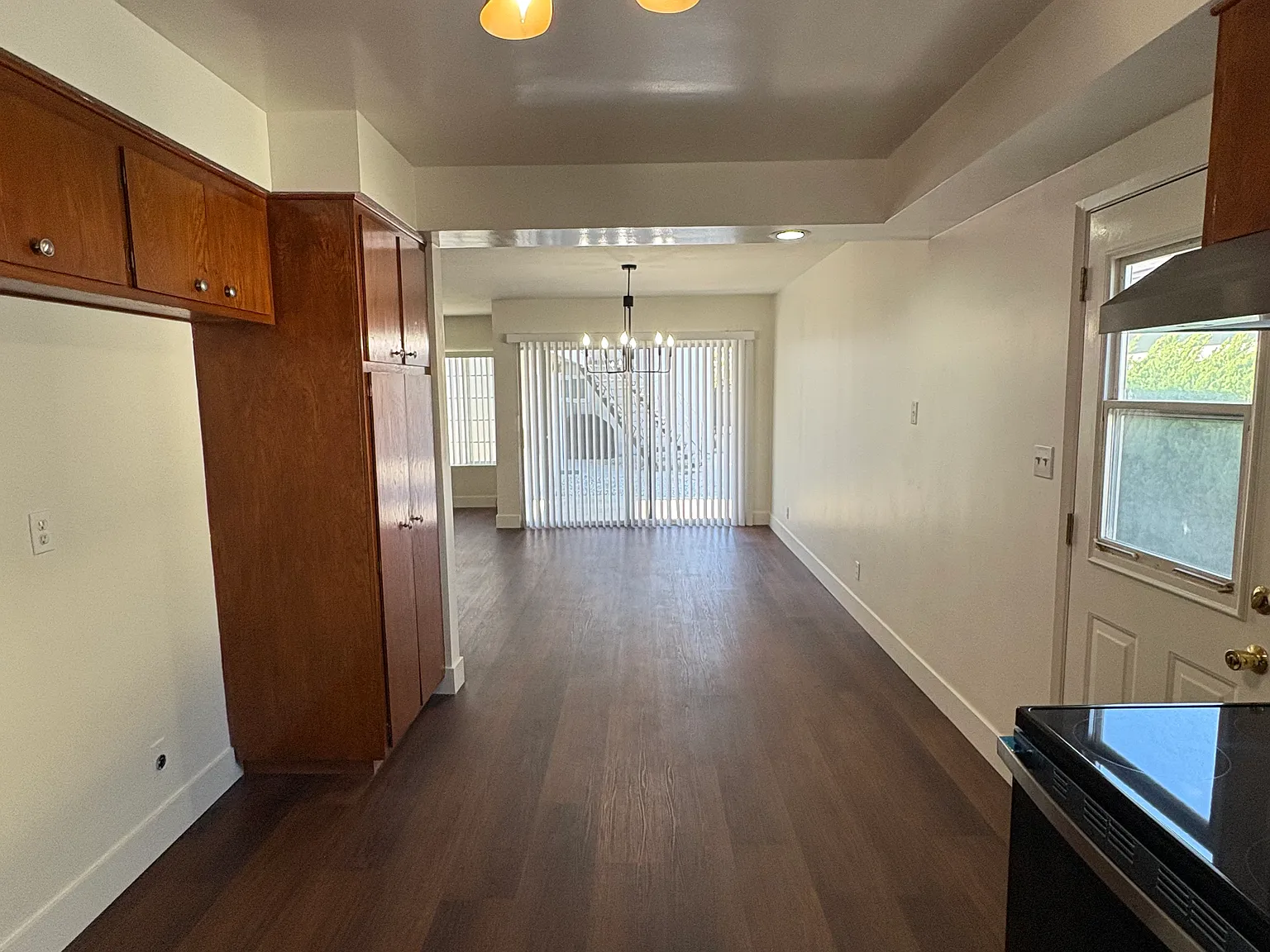 3 bed, 1600 sqft, $3,025 — Photo 4
