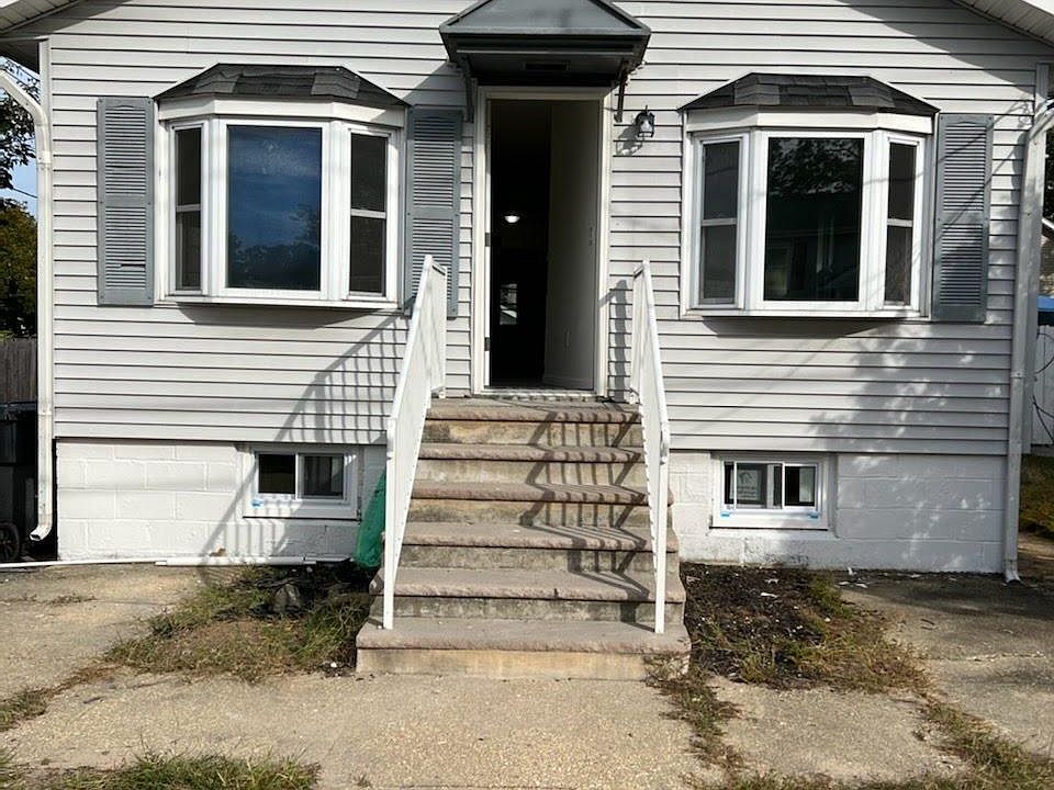 Building Photo 3