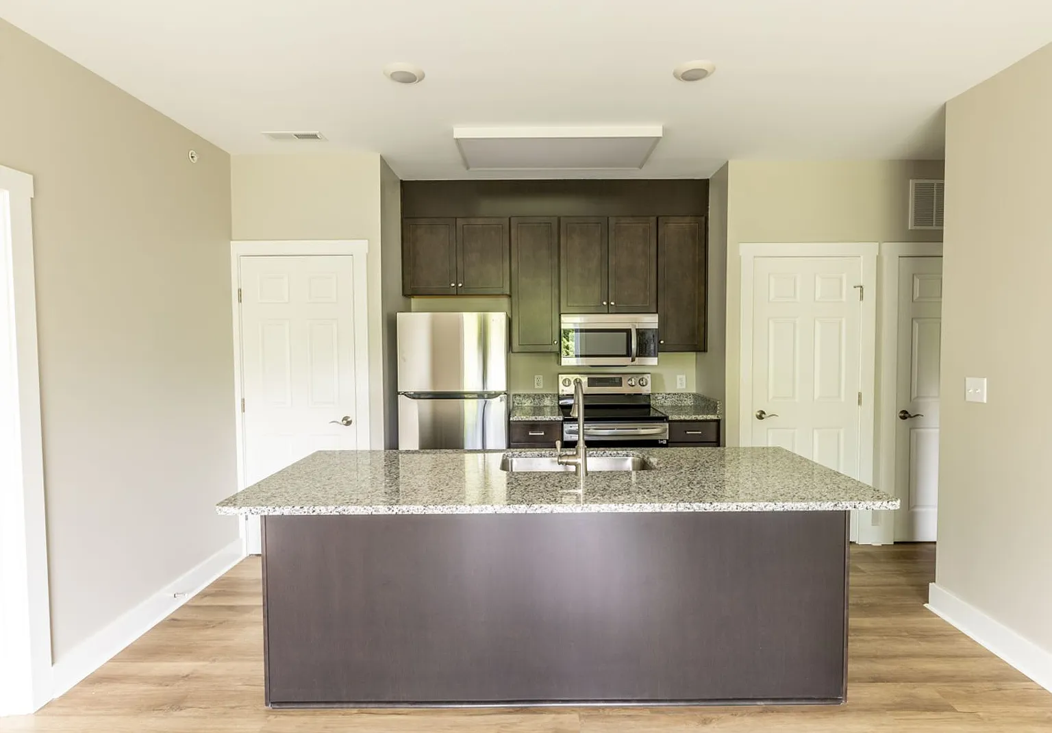 Druid Ave Apartments — Photo 4