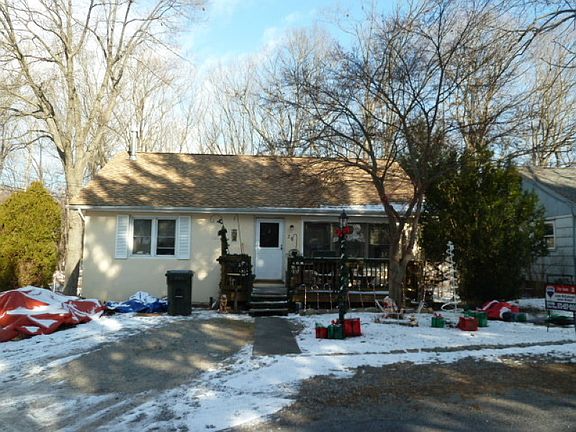 3rd image of 24 Forest Dr