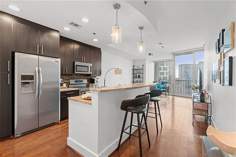 1080 Peachtree St NE Unit 2006 photo 1