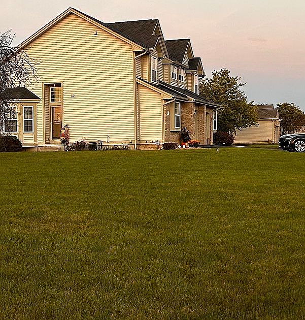 8090 Prestonwood Ct, Flushing, MI 48433 Zillow